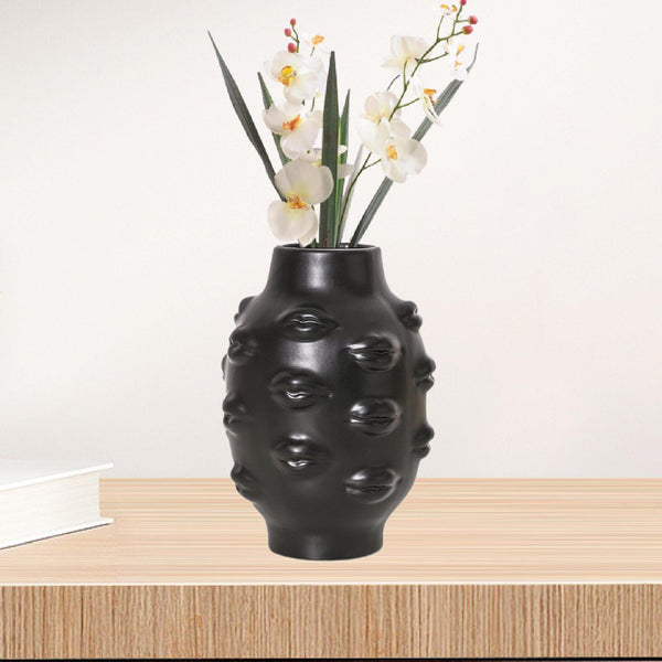 Lip Vase